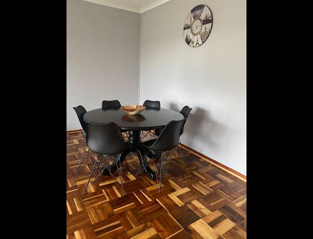 4 BEDROOM APARTMENT RENTED IN CLARENDON